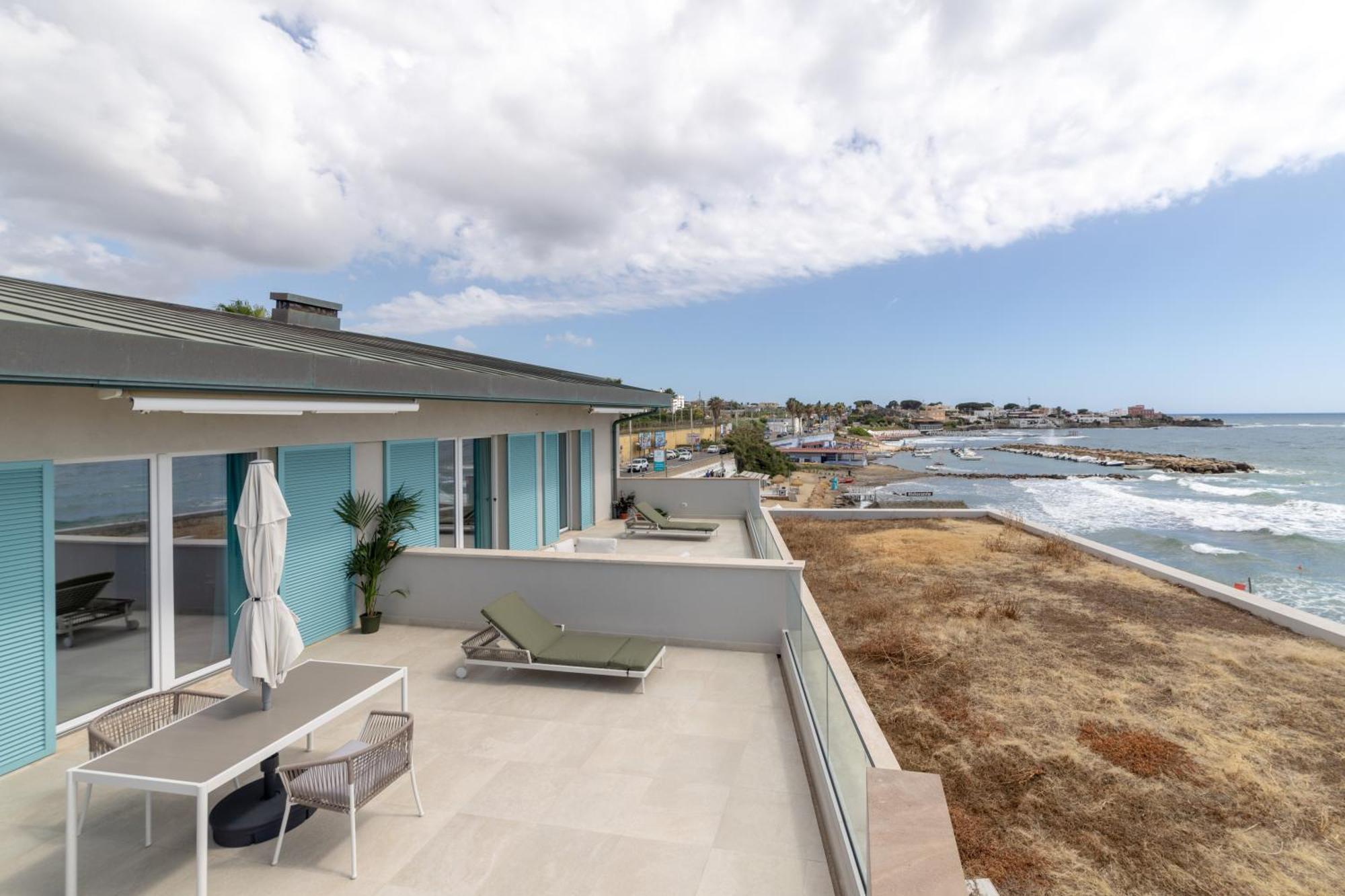 Le Suites Sul Mare Di Esterina Civitavecchia Exterior photo